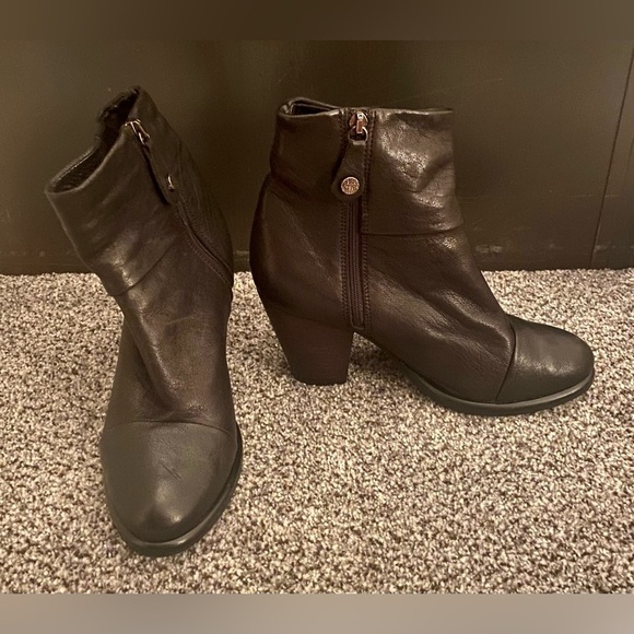 FABIANELLI Size EU 36 US 5.5 Black Italian Leather Chic Booties w Zip R $298 - Picture 2 of 10